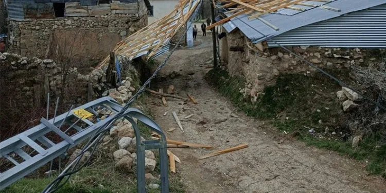 Ardahan’da 90 öğrenci zehirlenme şüphesiyle hastanelik oldu