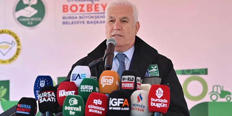 Bursa’da çiftçiye 1 milyon 222 bin çilek fidesi hibe edildi