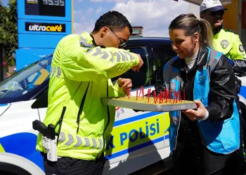 Mavi Yelekliler Ekibi Emniyet Mensuplarını Unutmadı