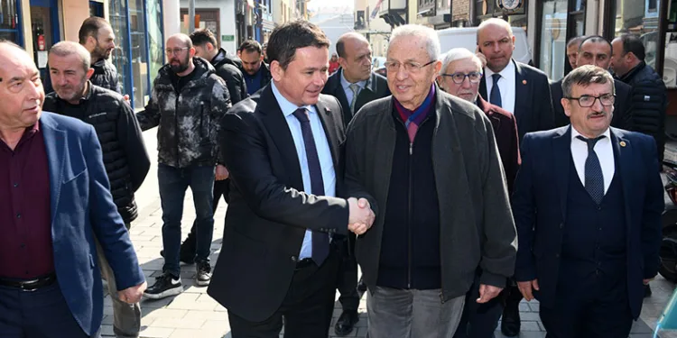 Erkan Aydın, Kayıhan Çarşısı esnafı ile buluştu