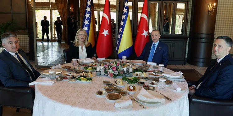 Erdoğan, Bosna-Hersek Başkanlık Konseyi üyeleriyle görüştü