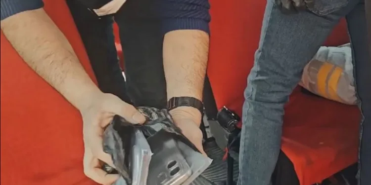 Kontrolden çıkan otomobil üst geçide çarptı: 1 yaralı