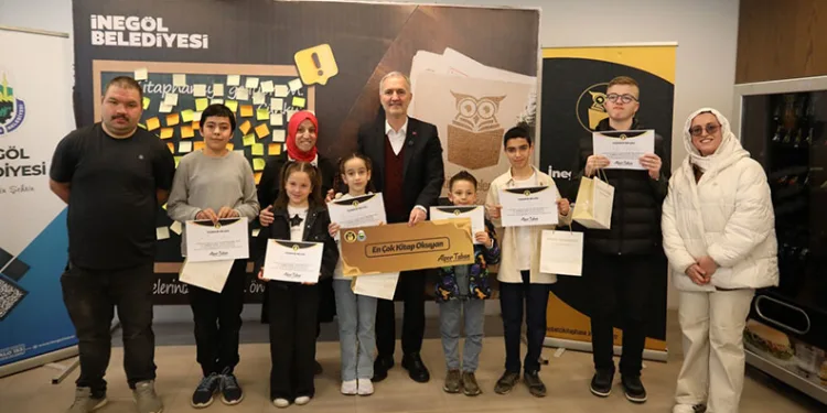 İnegöl Belediyesi nöbetçi kitaphanelerin ödüllerini aldı
