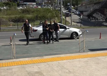 Akıl almaz olay: 36 günlük bebeğini pencereden attı