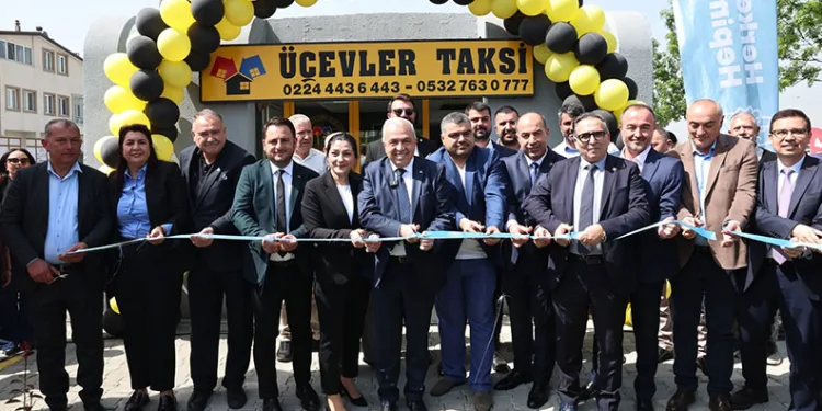 Üçevler’de modern taksi durağı hizmete açıldı