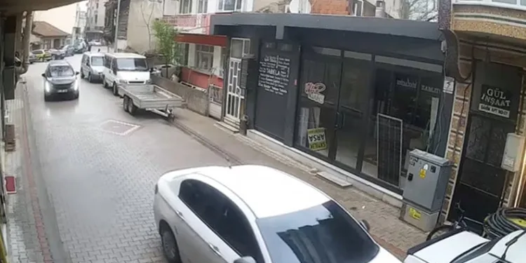 Ticari taksi ile ATV çarpıştı: 2 yaralı