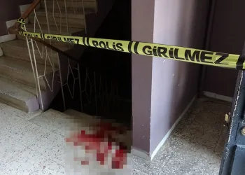 Eski eşi tarafından evinde bıçaklanarak öldürüldü