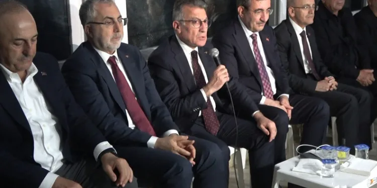 Yılmaz’dan Çavuşoğlu’na Taziye Ziyareti