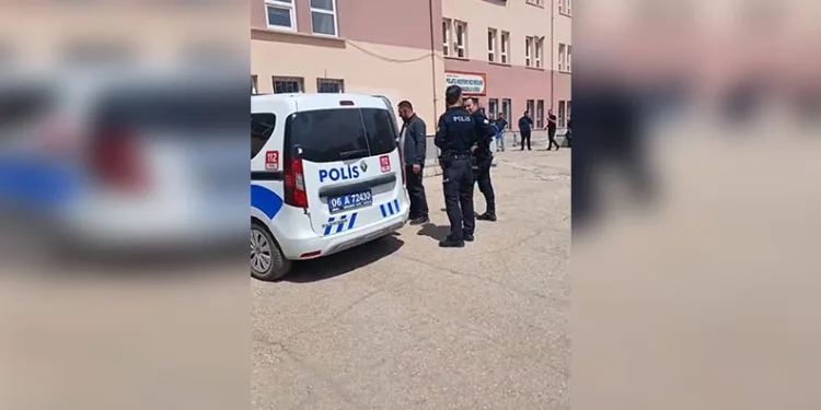 Otomobilden şişe şişe kaçak içki çıktı