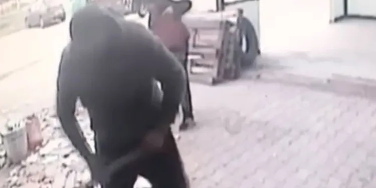 Bursa’da hırsızlık kamerada