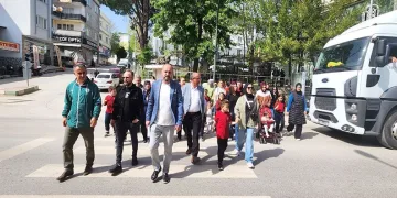 Bursa’da CHP seçim aracı alev alev yandı