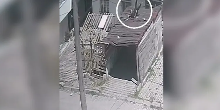 İnşaattan düşen kişi hastanelik oldu
