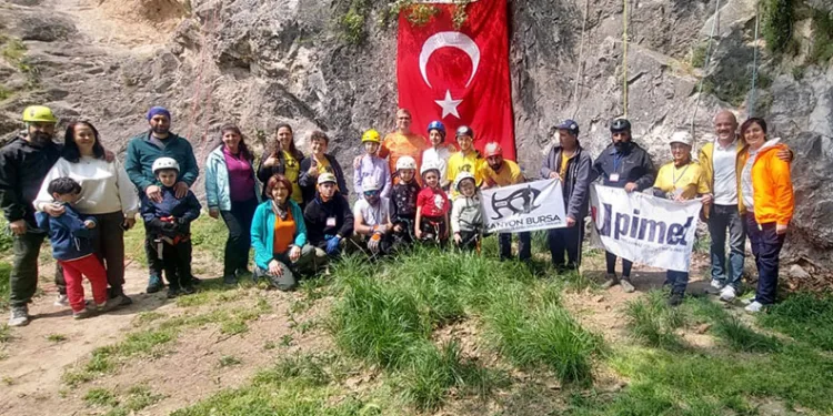 Bursalı küçük dağcılar, doğayla buluştu.