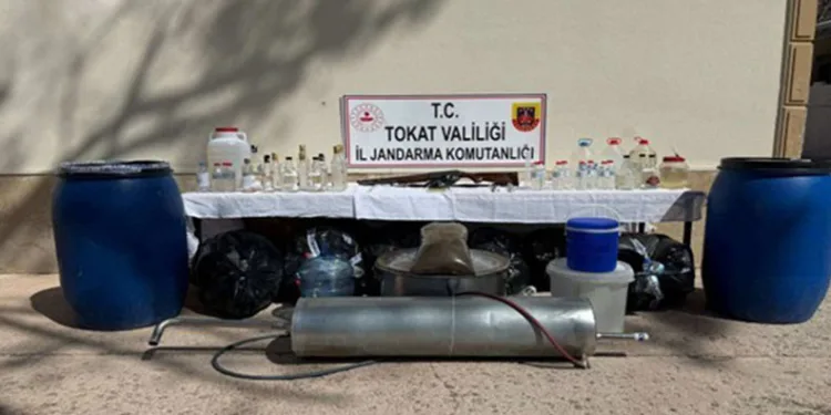 Niğde’de jandarmadan uyuşturucu ve kaçak ürün operasyonu