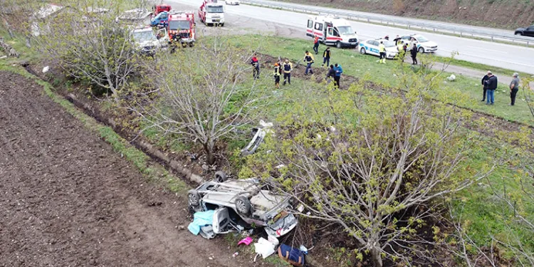 Amasya’da takla atan otomobil tarlaya uçtu: 1 ölü, 2 yaralı