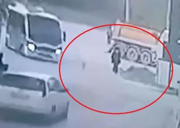 Bursa’da otobüse çarpmamak isterken kadına çarptı