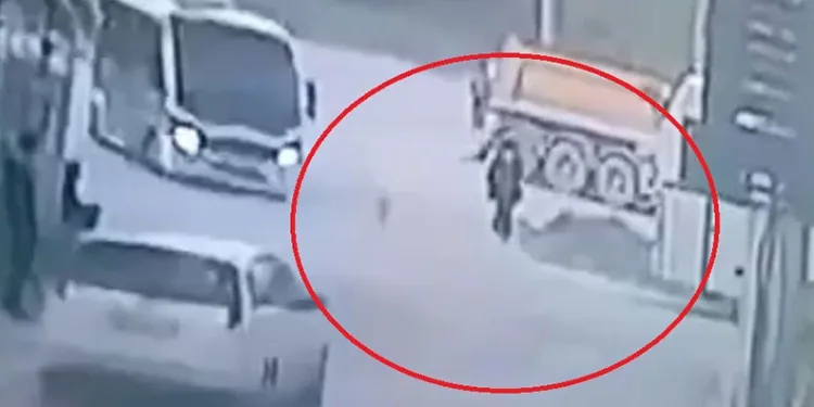 Bursa’da otobüse çarpmamak isterken kadına çarptı