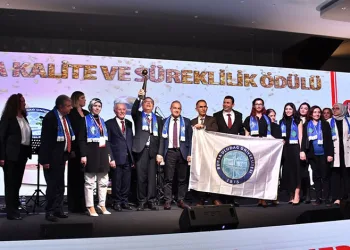 Gemlik Asım Kocabıyık MYO’ya”kalitede süreklilik” ödülü