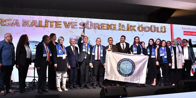 Gemlik Asım Kocabıyık MYO’ya”kalitede süreklilik” ödülü