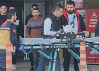 Bursa’da balkondan düşen çocuk ağır yaralandı