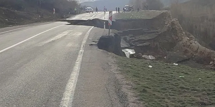 Balıkesir merkezli 6 ilde dolandırıcılık operasyonu: 11 gözaltı