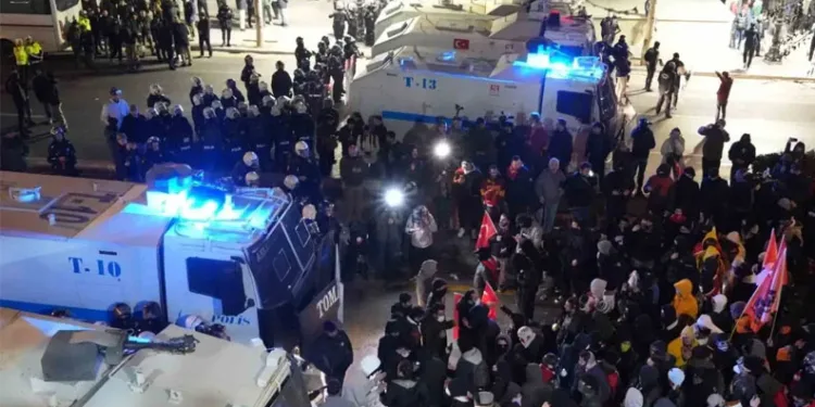 İzinsiz yürüyüşlere katıldıkları iddia edilen tutuklu 59 sanığa tahliye