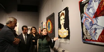Alaca dokuma sergisi, müzede sergilendi