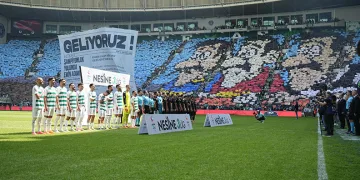 Şampiyon Bursaspor Bornova 1877’yi farklı geçti