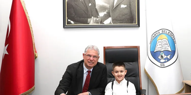 ”Başkanlık makamda değil sokaktadır”