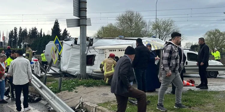 Bursa’da servis bariyerlere çarptı: 1 bebek hayatını kaybetti