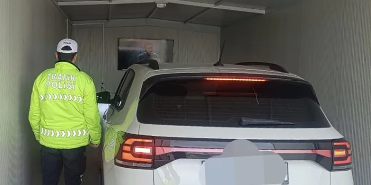 İstanbul’da ‘polis, savcı’ yalanıyla milyonlarca liralık vurgun yaptılar
