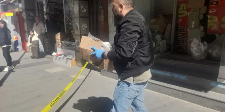 Çöp ayrıştırma tesisinde makineye sıkışan genç, son yolculuğuna uğurlandı