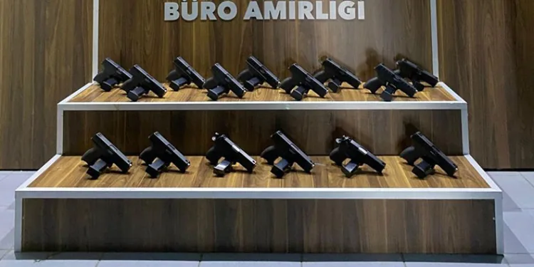 Torbalı’da polisin durdurduğu araçtan metamfetamin çıktı