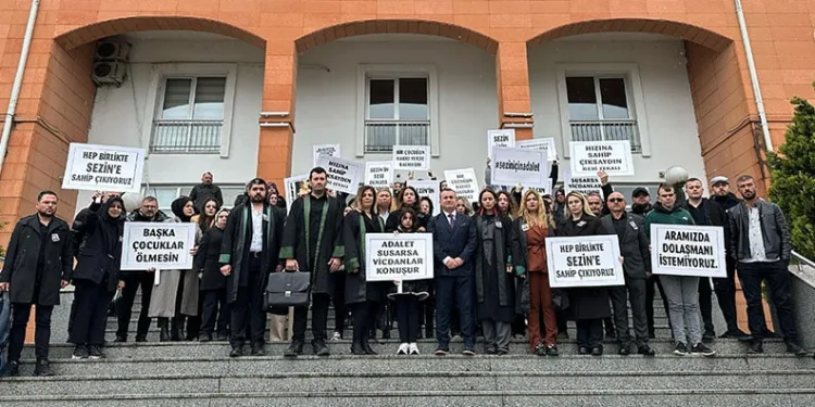 Çöp ayrıştırma tesisinde makineye sıkışan genç, son yolculuğuna uğurlandı