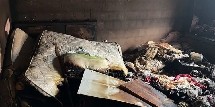Annesini öldürmek istedi başaramayınca evi ateşe verdi