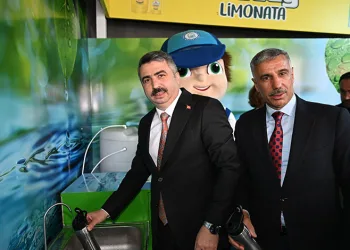 Kestel’de kamyon ile otomobil çarpıştı: 1 ölü