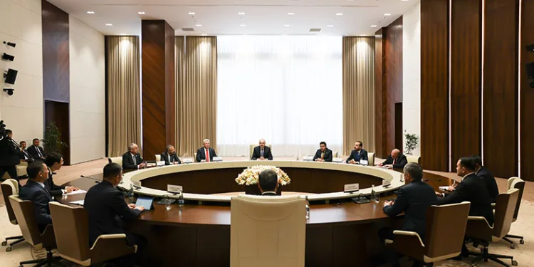 FETÖ elebaşının mezarı camlarla çevrildi