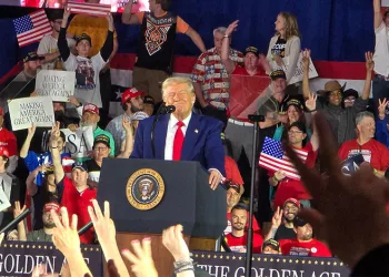 Trump, 100. gününü Michigan’da kutladı