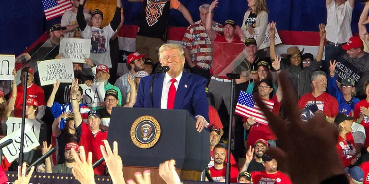Trump, 100. gününü Michigan’da kutladı