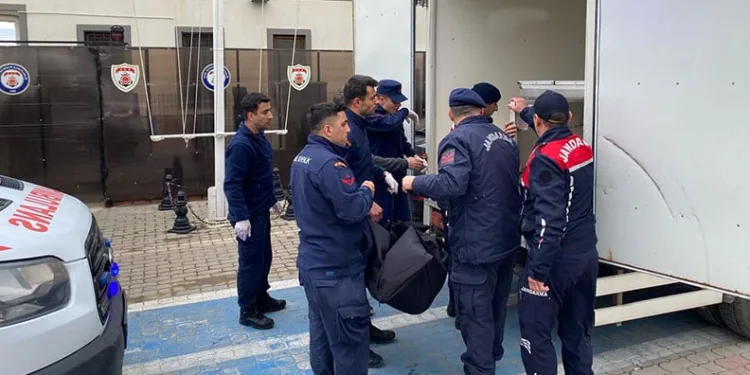 Kesinleşmiş cezası bulunan 2 şahıs yakalanarak tutuklandı