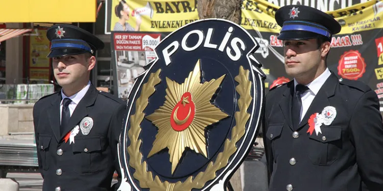 Torbalı’da polisin durdurduğu araçtan metamfetamin çıktı