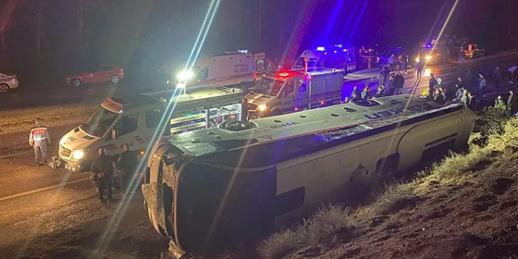Aksaray’da 2 hafif ticari araç çarpıştı: 1 yaralı
