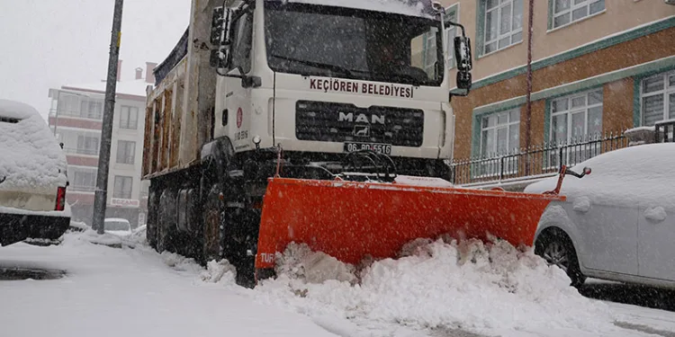Cezaevi firarisi dahil birçok suçtan aranan 8 hükümlü yakalandı