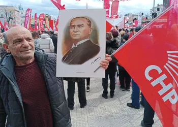 ‘Millet İradesine Sahip Çıkıyor’