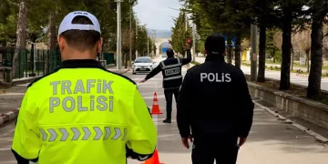 FETÖ elebaşının mezarı camlarla çevrildi