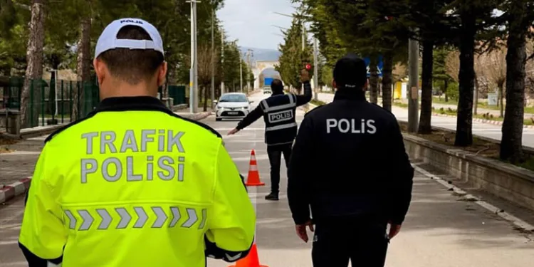 FETÖ elebaşının mezarı camlarla çevrildi