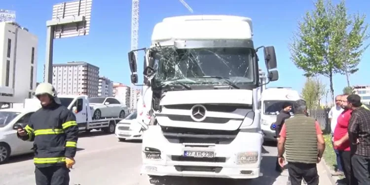 İstanbul’da ‘polis, savcı’ yalanıyla milyonlarca liralık vurgun yaptılar