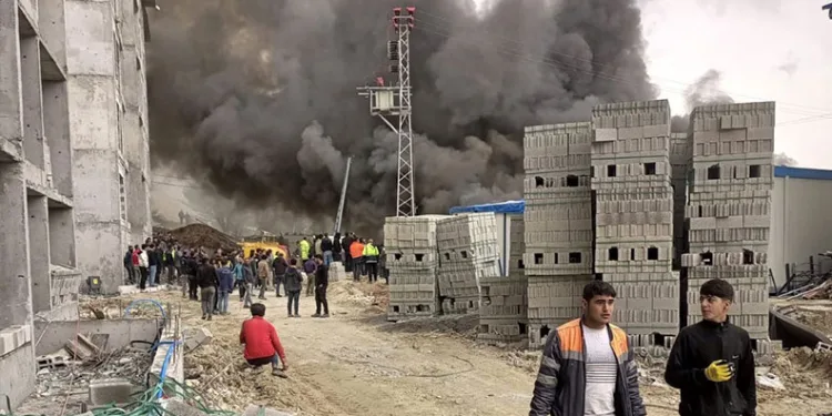 İzinsiz yürüyüşlere katıldıkları iddia edilen tutuklu 59 sanığa tahliye