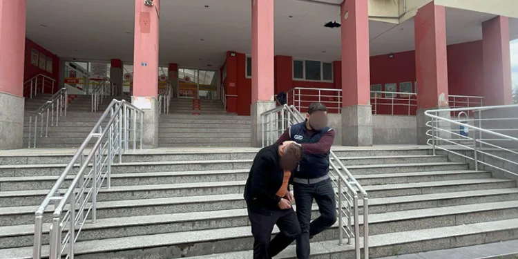 Isparta’da hakkında 12 yıl hapis cezası bulunan firari yakalandı