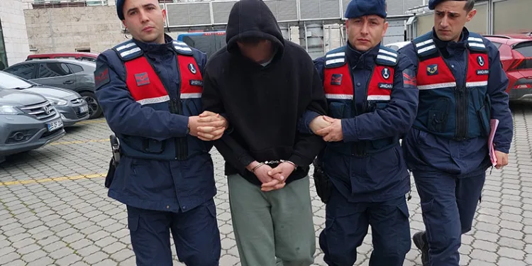Niğde’de jandarmadan uyuşturucu ve kaçak ürün operasyonu